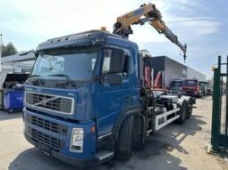 Volvo FM 300 6×2 HOOKLIFT + CRANE EFFER 155-2S – LIFT + STEERING AXLE camión con gancho