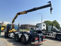 Volvo FM 300 6×2 HOOKLIFT + CRANE EFFER 155-2S – LIFT + STEERING AXLE camión con gancho