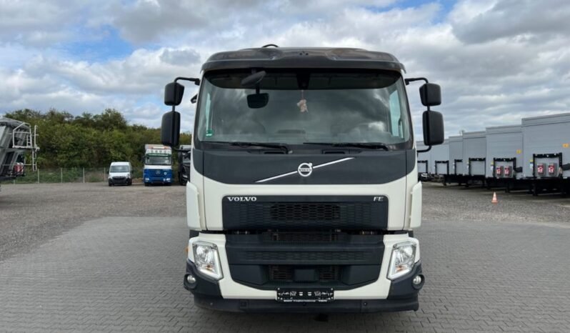 
								Volvo FE 320 full									