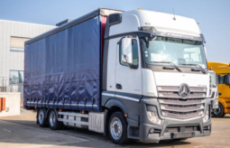 Camión lona Mercedes ACTROS 2645 L