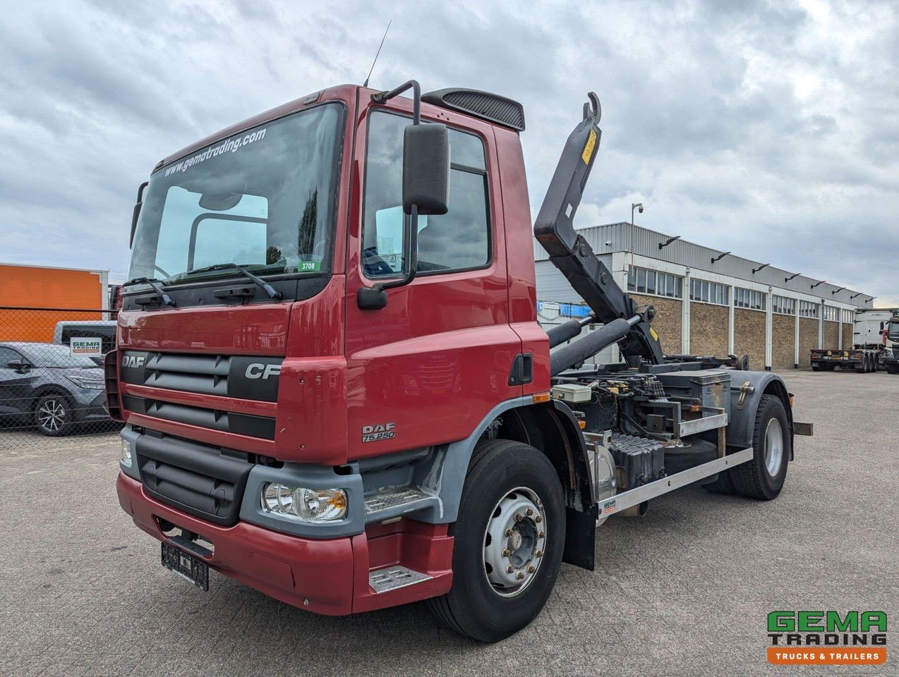 DAF CF 75.250 4×2 Daycab Euro3 – Manual transmission – Hook arm 16T – Steel Suspension (CF 75.250 )
