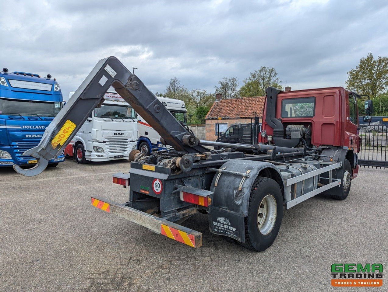 DAF CF 75.250 4×2 Daycab Euro3 – Manual transmission – Hook arm 16T – Steel Suspension (CF 75.250 )