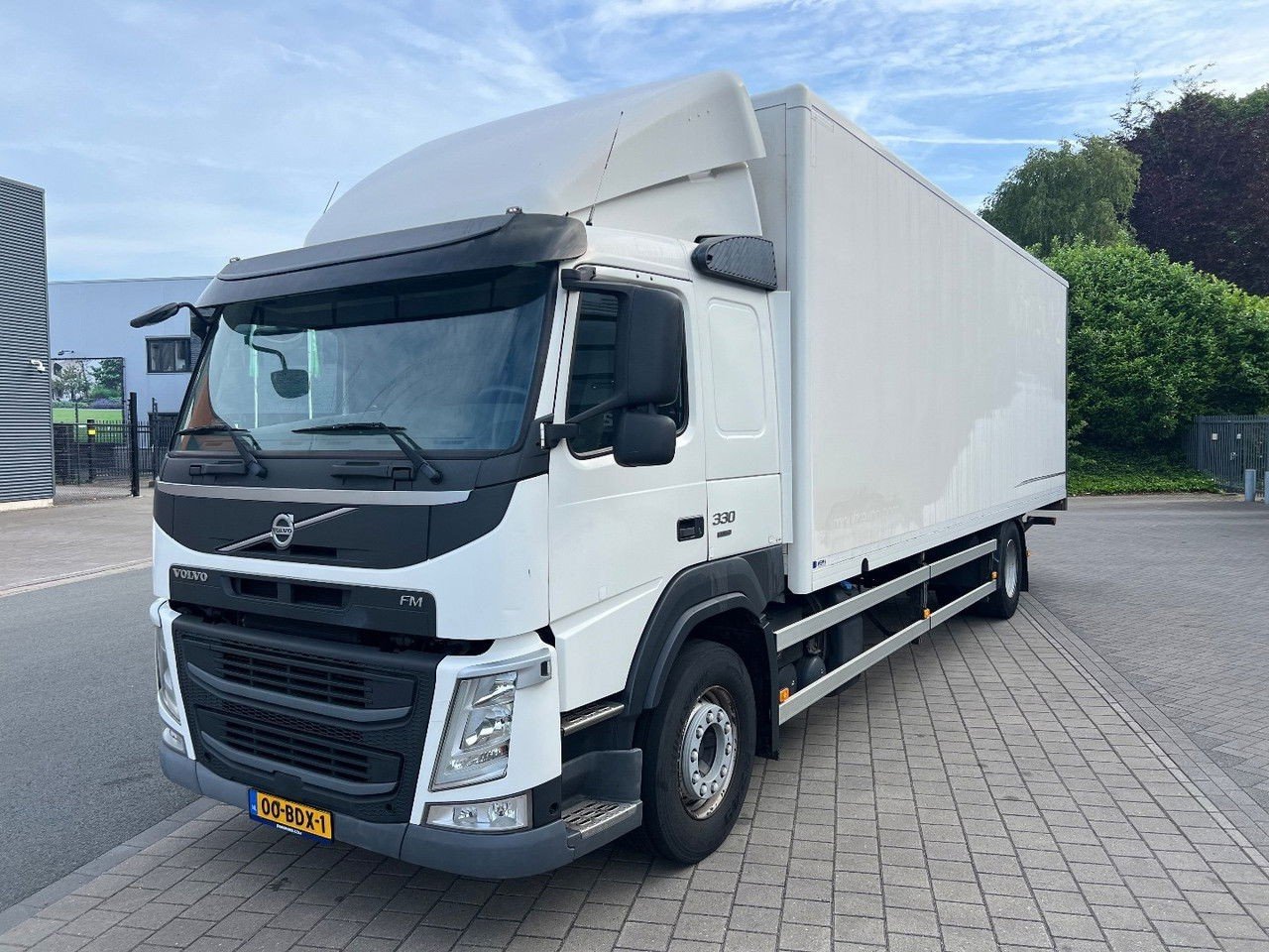Volvo FM 330 Sleeper CAB E6 + Airco + Standkachel + Plywood Gesloten Laadbak + Klep+ (FM )