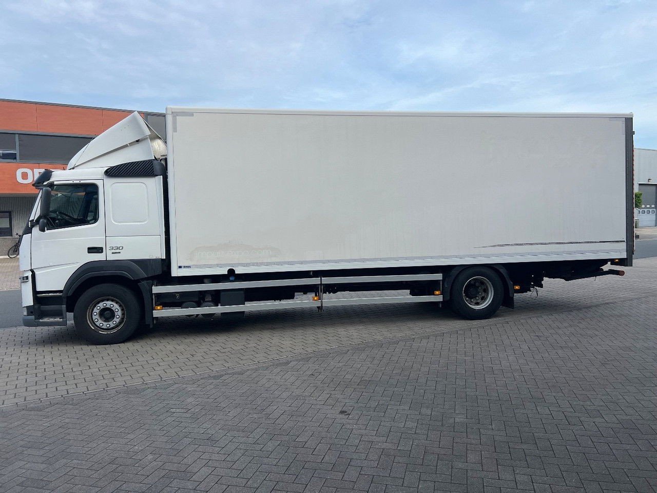 Volvo FM 330 Sleeper CAB E6 + Airco + Standkachel + Plywood Gesloten Laadbak + Klep+ (FM )