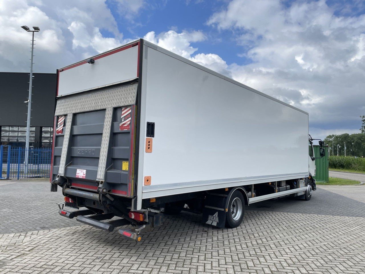 Volvo FL 250 Closed Box + Euro 6 + 298.000 KM (FL 250 )
