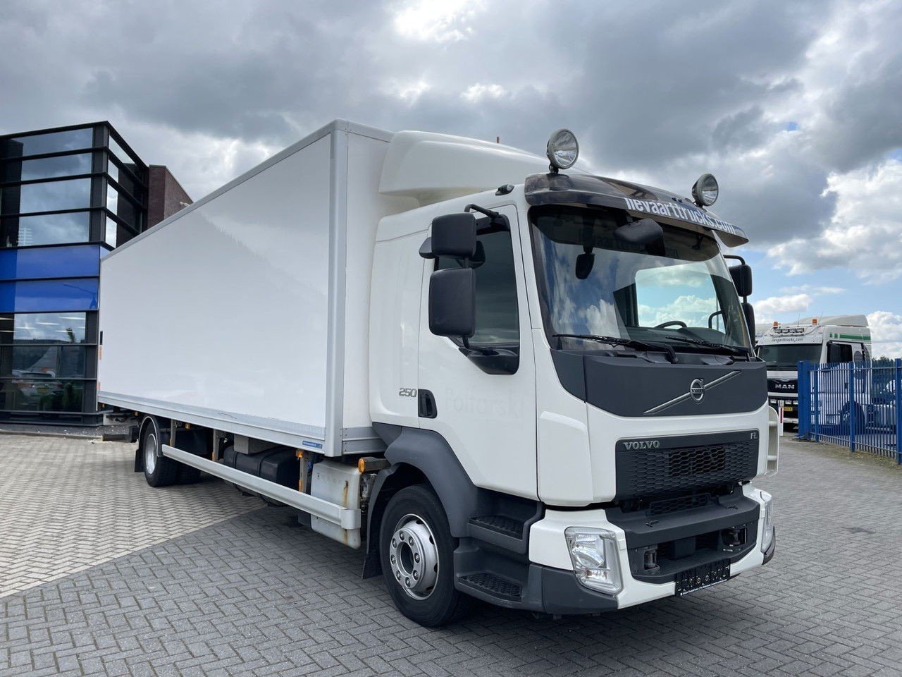 Volvo FL 250 Closed Box + Euro 6 + 298.000 KM (FL 250 )