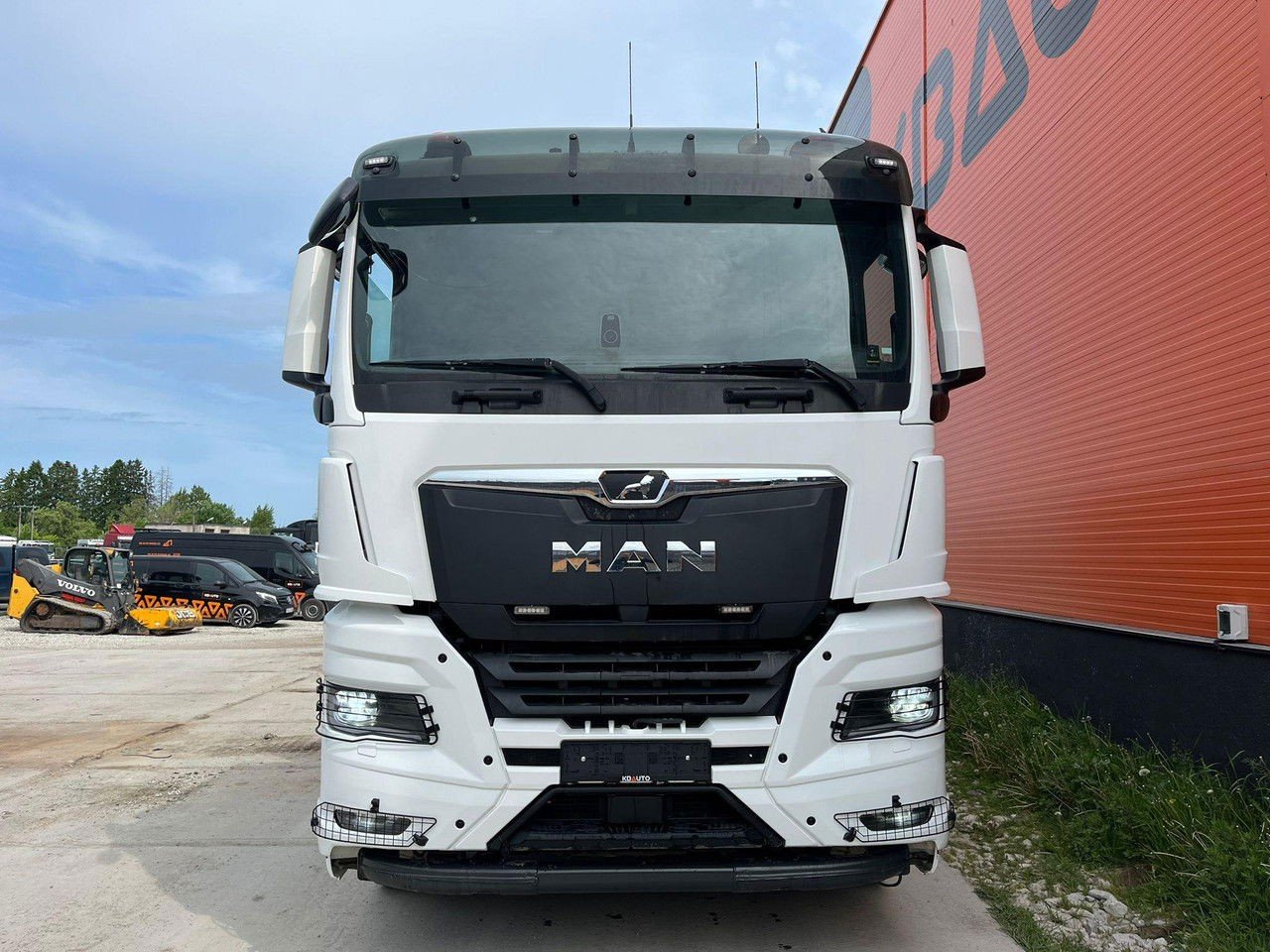 MAN TGX 35.510 8×44 BOX L6127 mm (TGX )