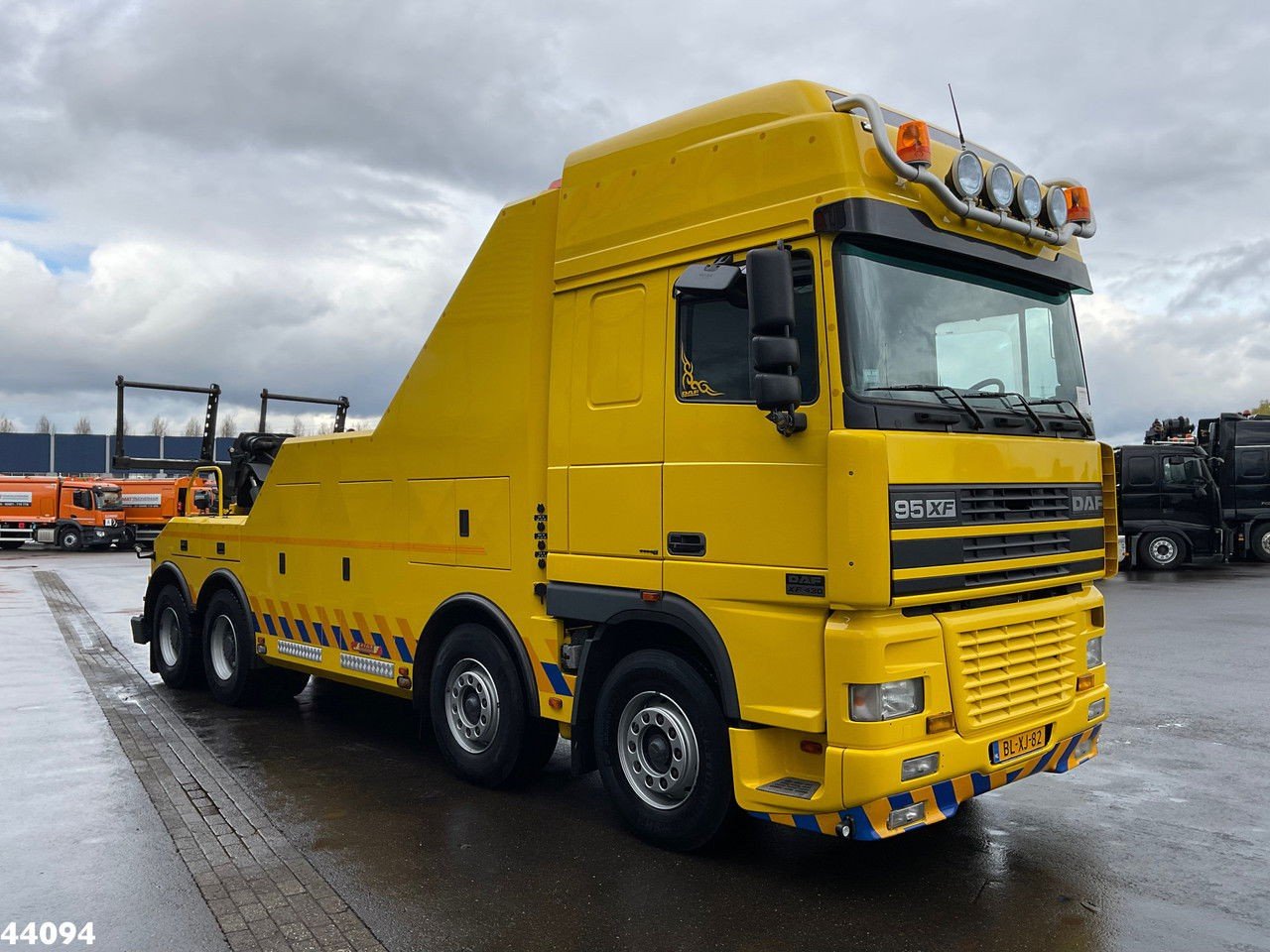 DAF XF 430 FAD 8×4 Manual Steel Jige Recovery truck (XF 430 )