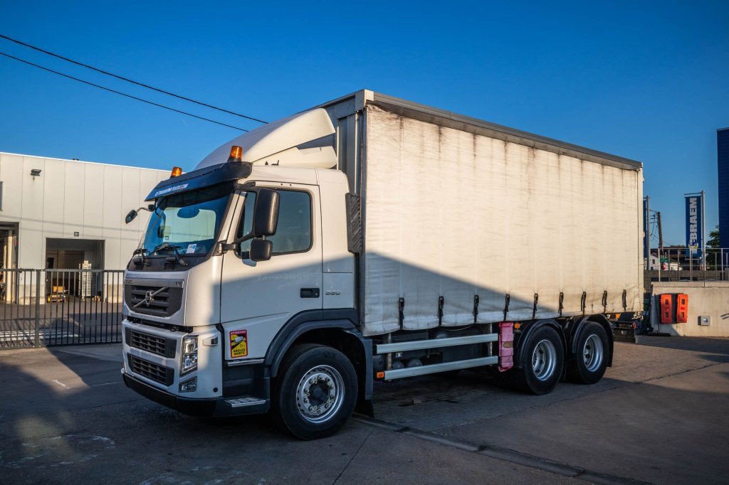 Volvo FM 330 FM330-6X2+E5 10pneus/tires (FM 330 )