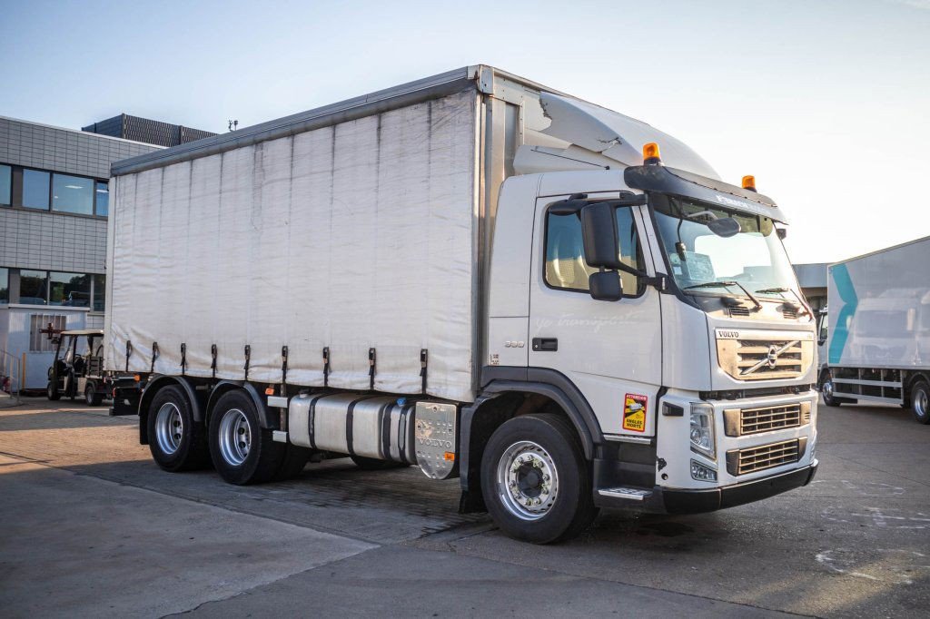 Volvo FM 330 FM330-6X2+E5 10pneus/tires (FM 330 )
