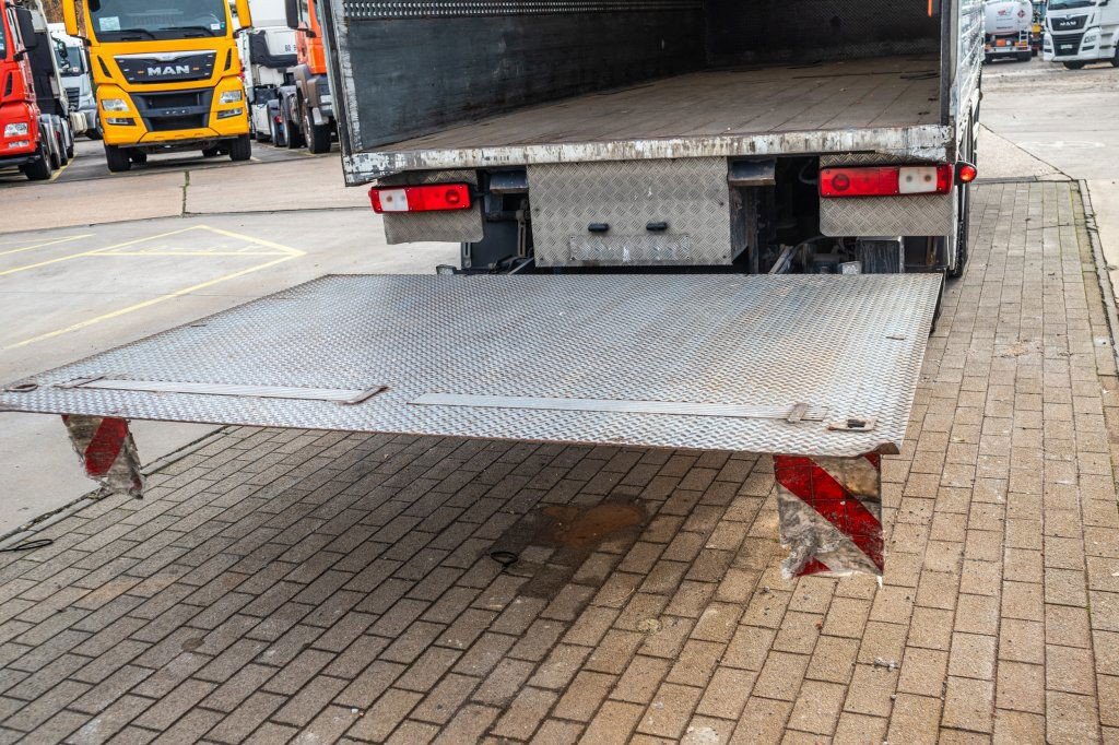 Renault Premium 340 DXI-6X2 (Premium 340 )