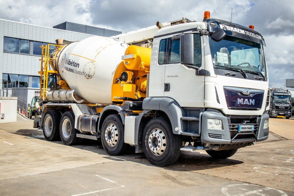 MAN TGS 32.400 32.400BB+Liebherr 8M+Band/Tapis 16m (TGS 32.400 )