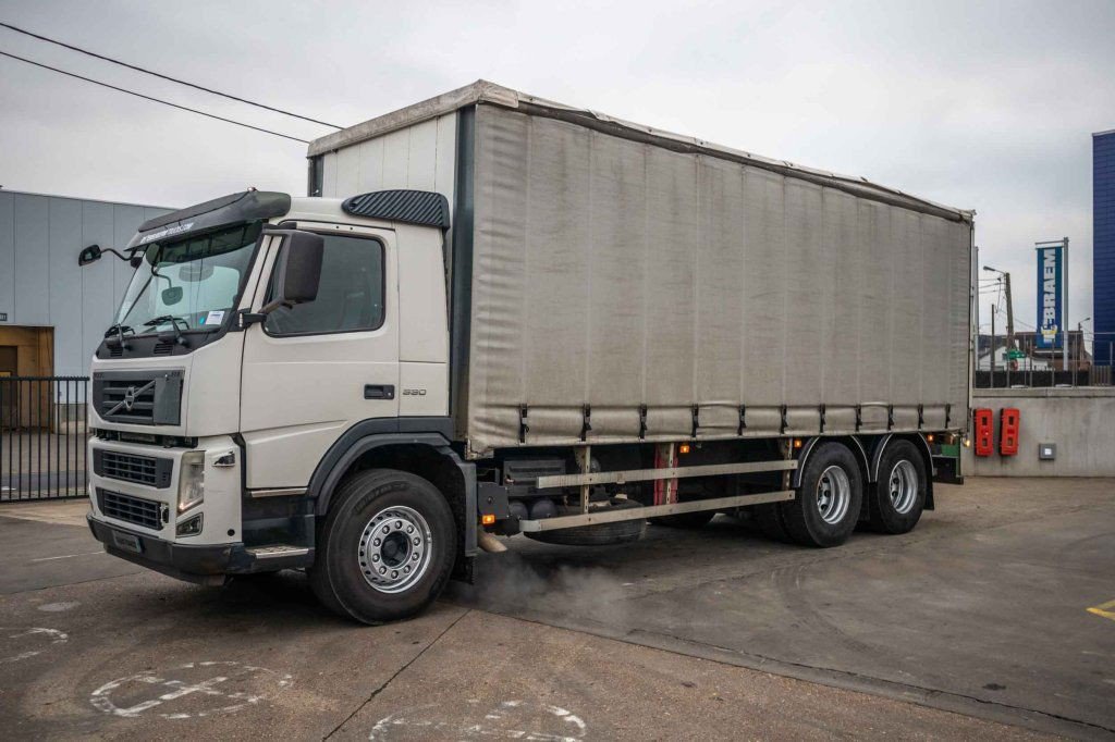 Volvo FM 330+10 pneus/tires-intarder (FM )