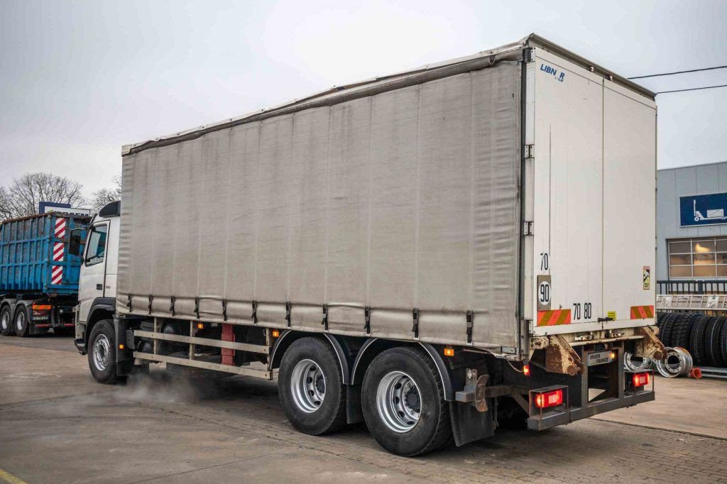 Volvo FM 330+10 pneus/tires-intarder (FM )