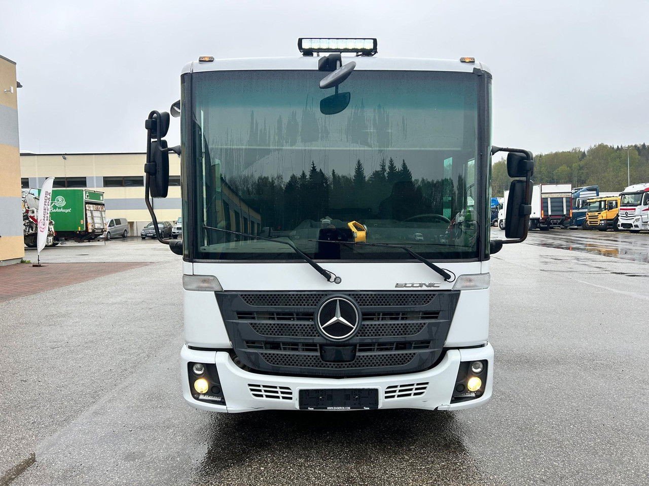 Mercedes-Benz Econic 1830 4X2 Euro6 + Norba + Ferrari Crane (Econic )