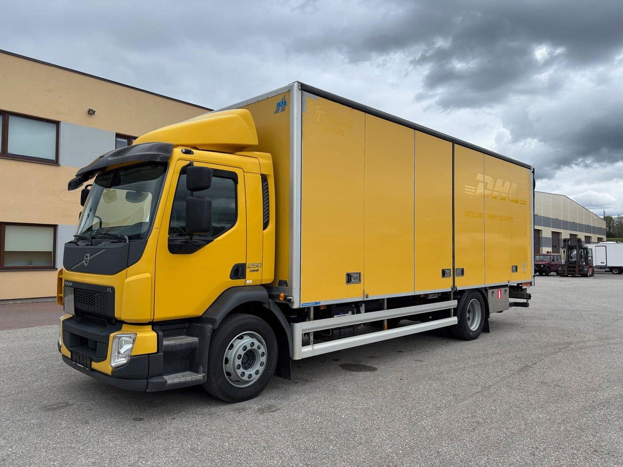 Volvo FL 250 + Side Opening 18T (FL 250 )