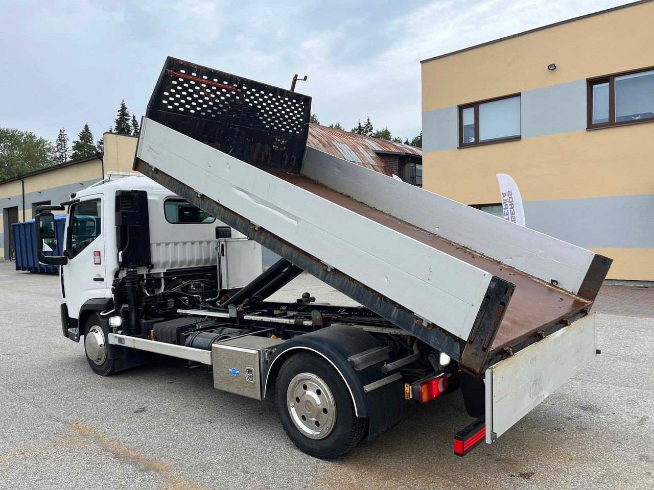 Renault 5 D7,5 4X2 Euro 6 + Hooklift + BOX 45000 km (5 )