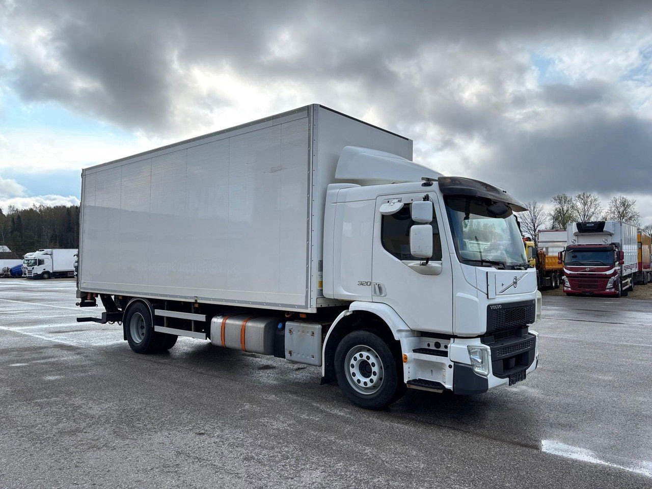Volvo FE 320 + Side Opening (FE 320 )