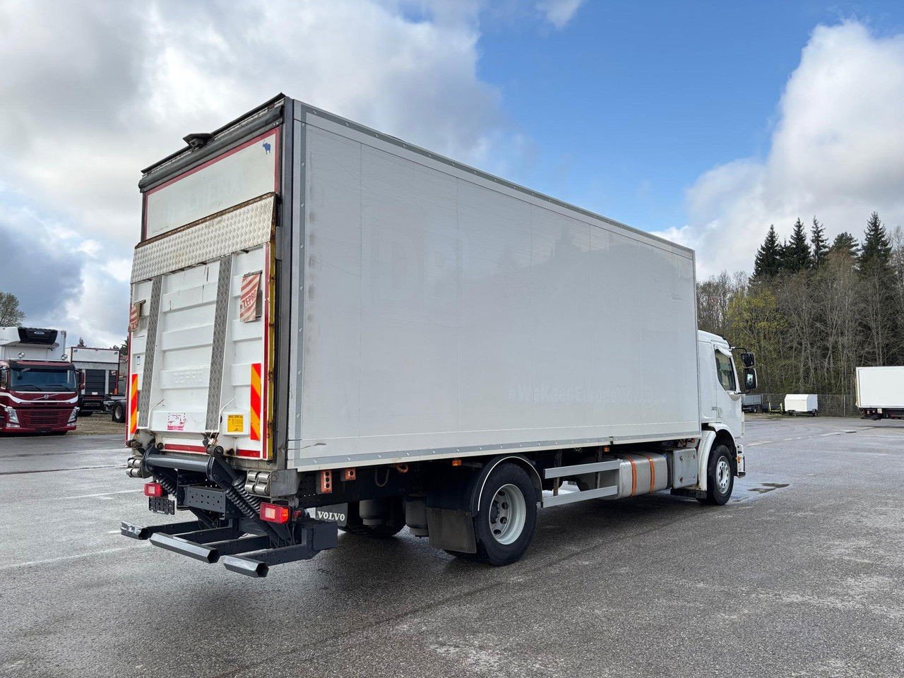 Volvo FE 320 + Side Opening (FE 320 )