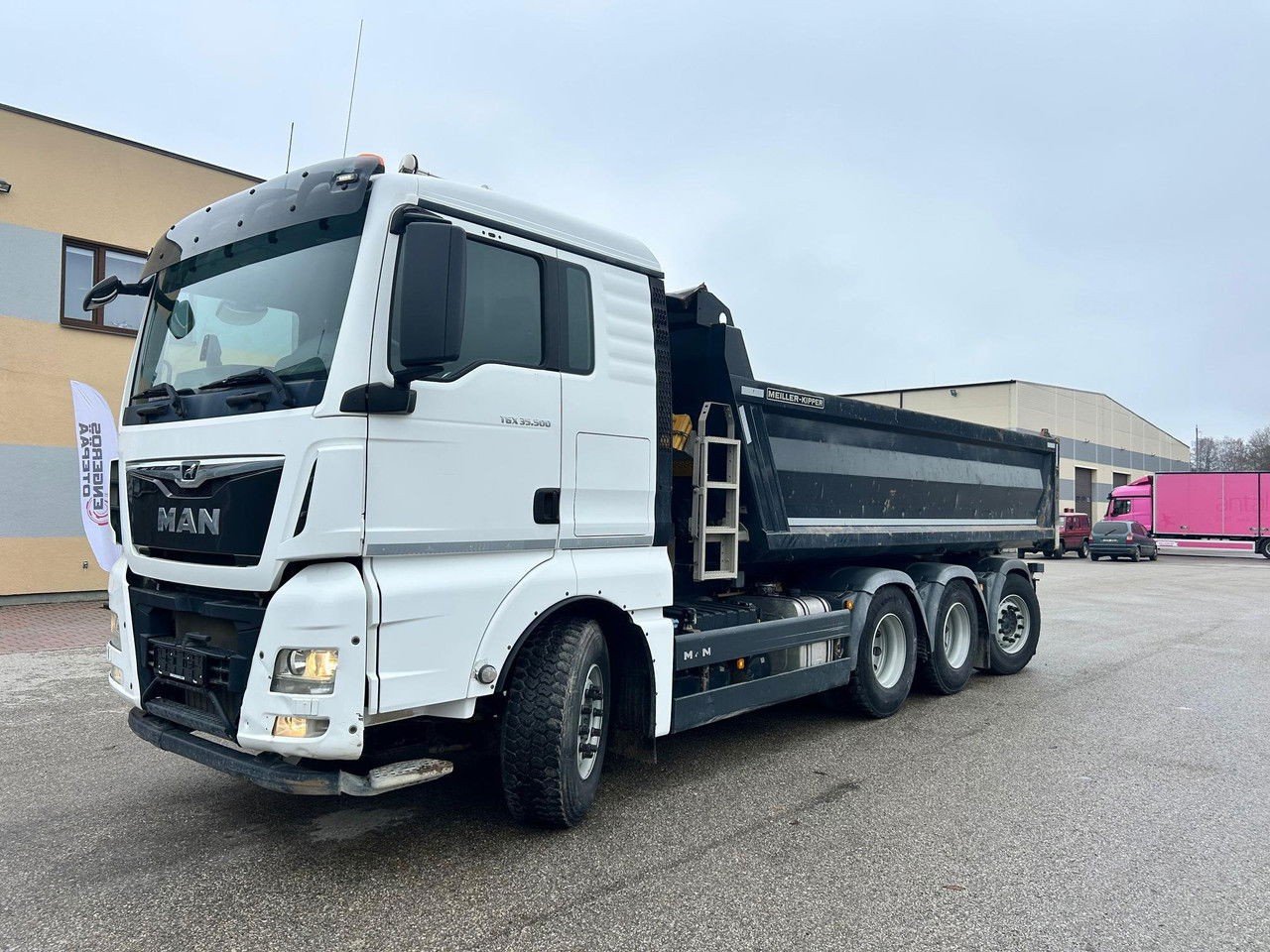 MAN TGX 35.500 8X4 Euro6 + BOX Vibration (TGX 35.500 )