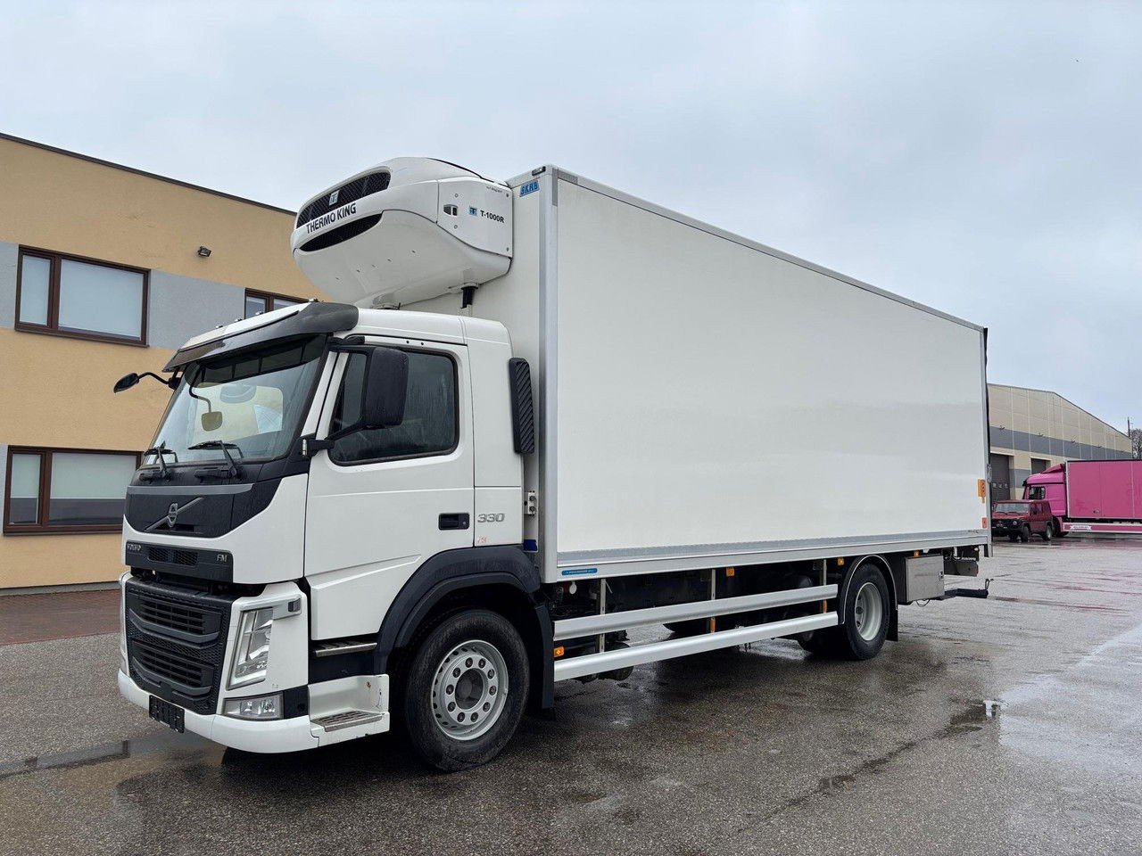 Volvo FM 330 + Thermo King T-1000R (FM 330 )