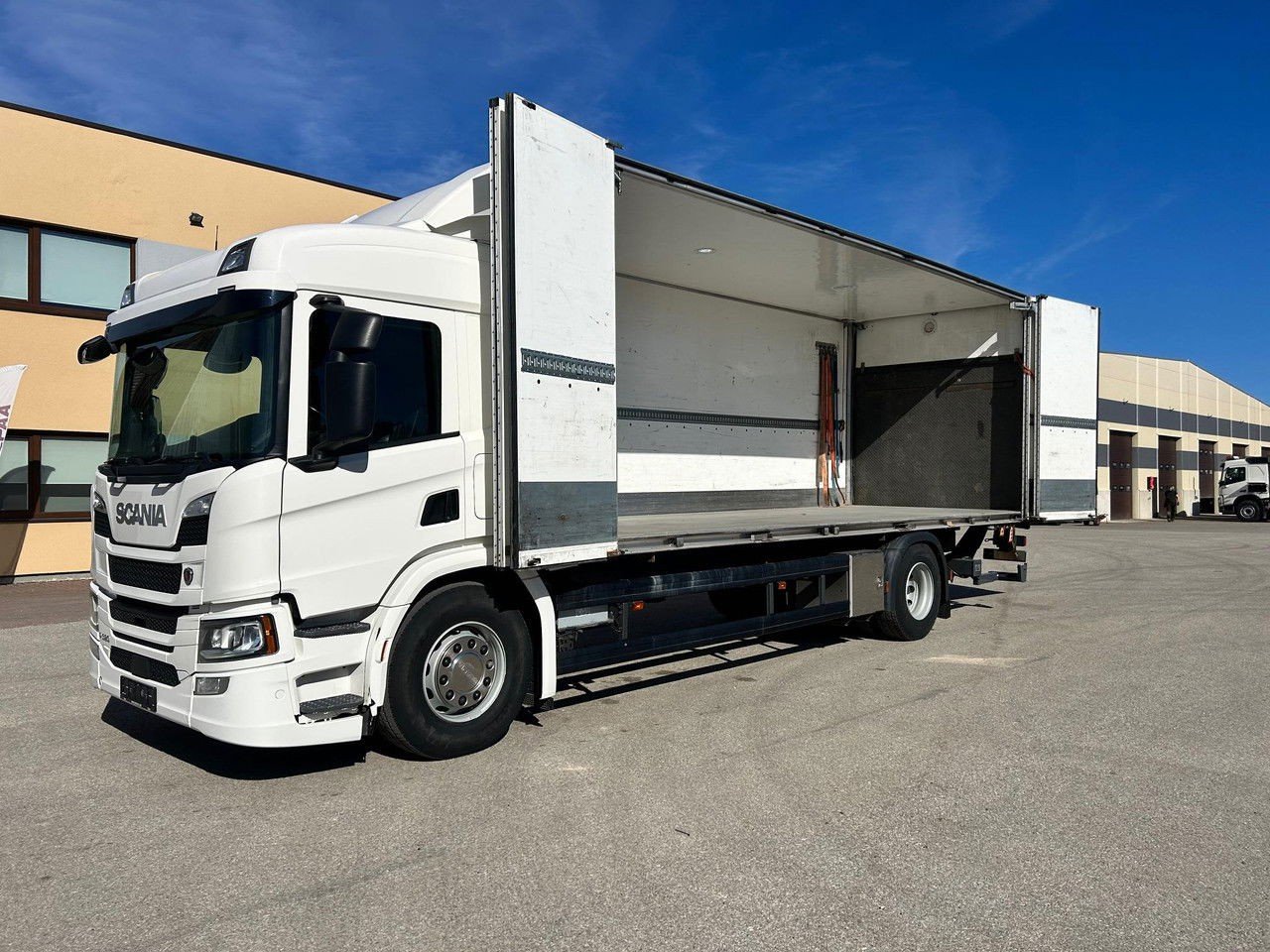 Scania P320 4X2 Euro6 + Side Opening (P320 )