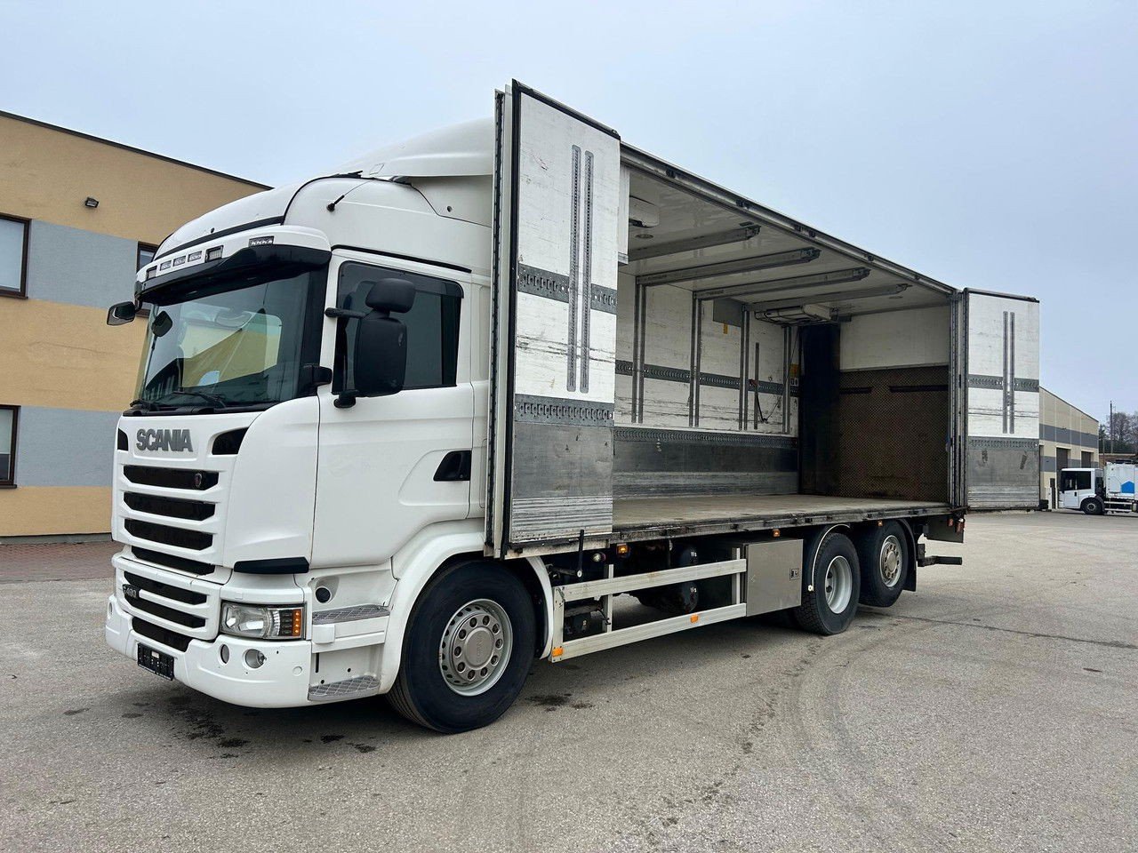 Scania G490 6X2 Euro6 + Retarder + Side Opening + Carrier Supra 1250 MT (G490 )