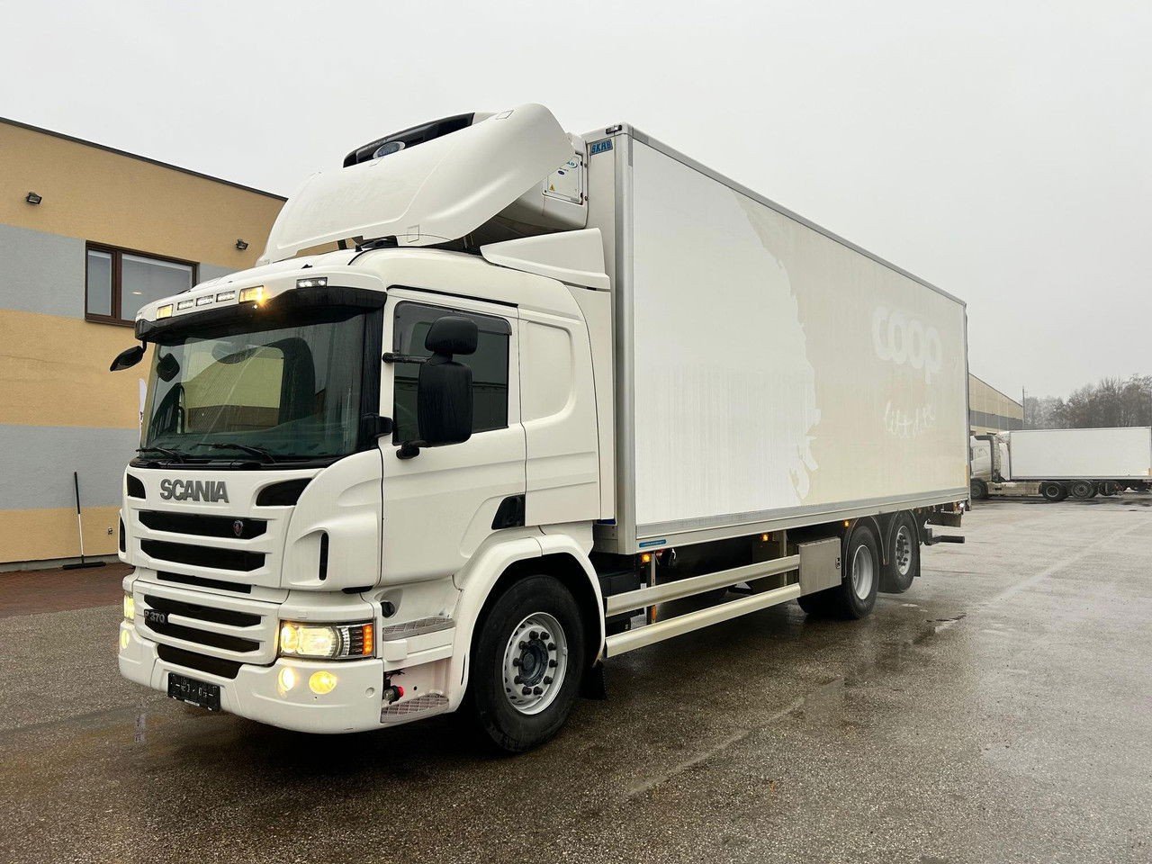 Scania P370 6X24 Euro6 + Carrier Supra 1250 MT + Double Stock (P370 )