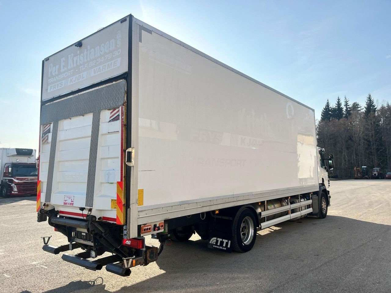 Scania P320 4×2 Euro6 + Side Opening + Lift (P320 )