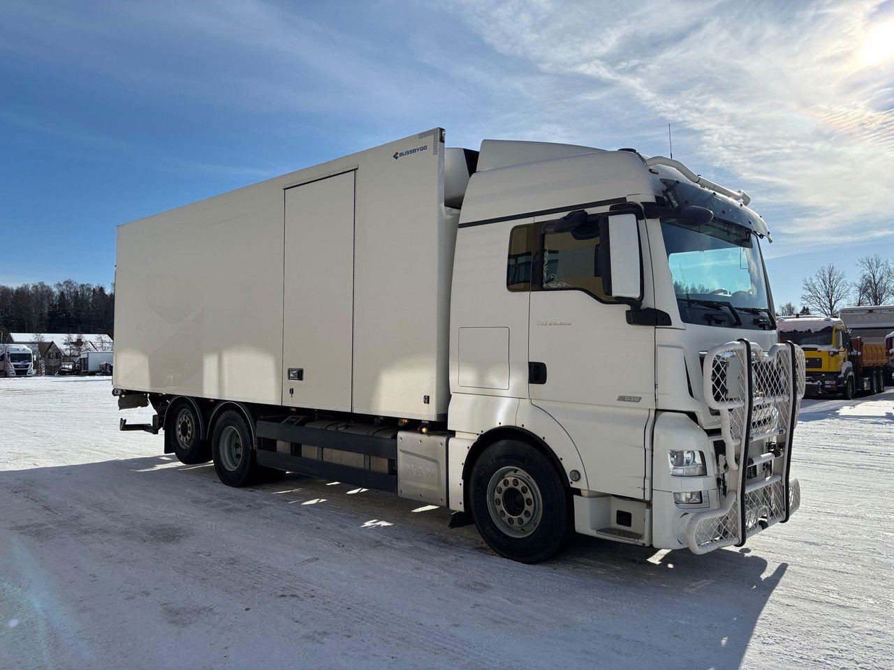 MAN TGX 26.560 6×2 + Retarder + Carrier Supra 1150 (TGX 26.560 )