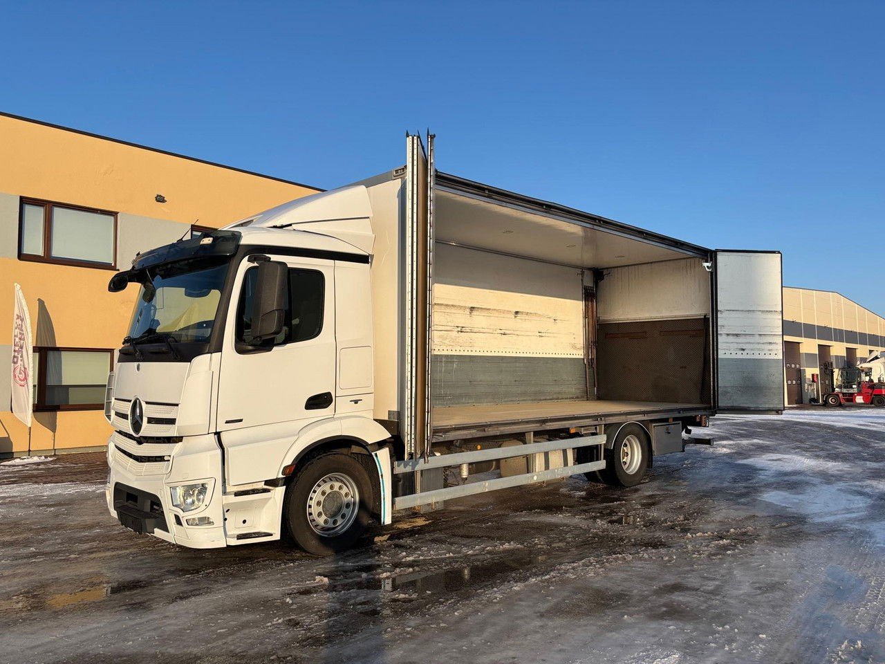 Mercedes-Benz Antos 1830 Euro6 + Side Opening (Antos 1830 )