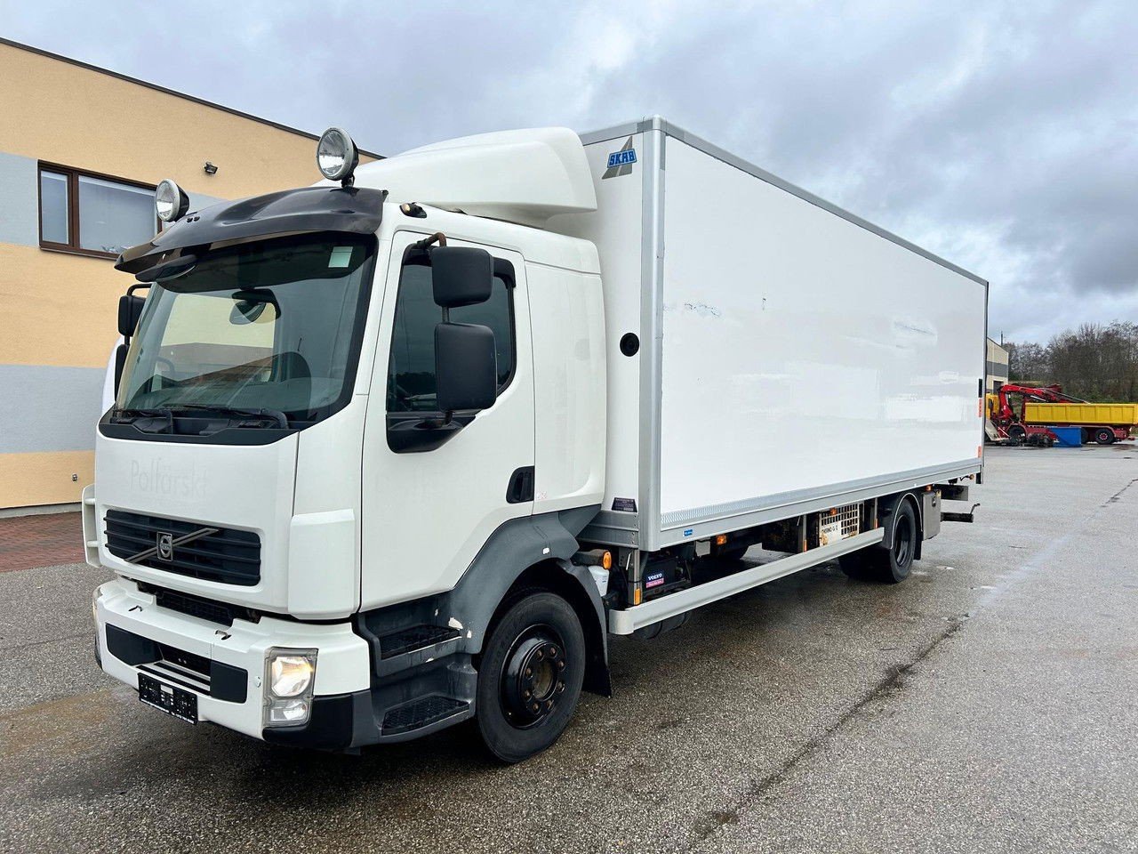 Volvo FL 240 4X2 Euro 5 + BOX Heating + Frigo Thermoking (FL 240 )