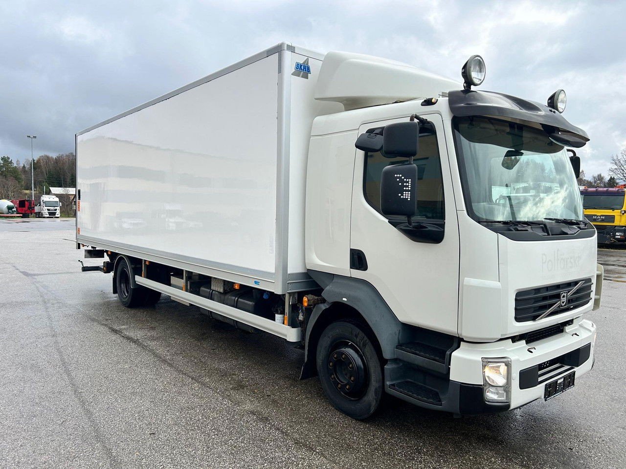Volvo FL 240 4X2 Euro 5 + BOX Heating + Frigo Thermoking (FL 240 )