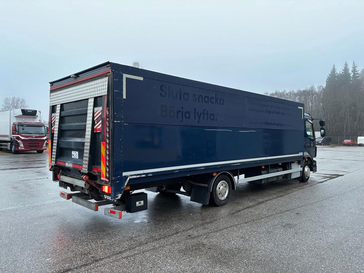 Volvo FL 240 + Manual + Lifting BOX (FL 240 )