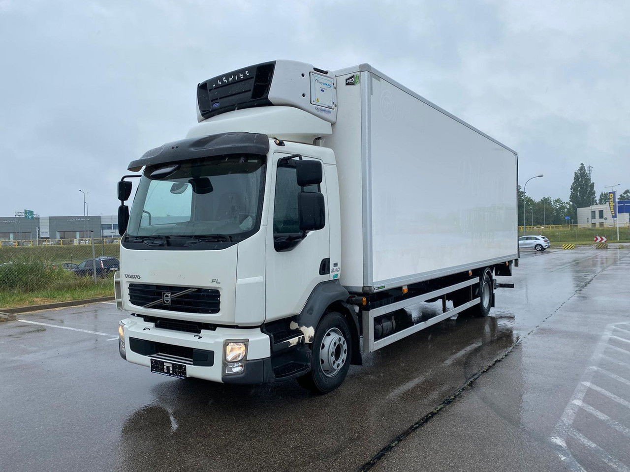 Volvo FL 240 4×2 (FL 240 )