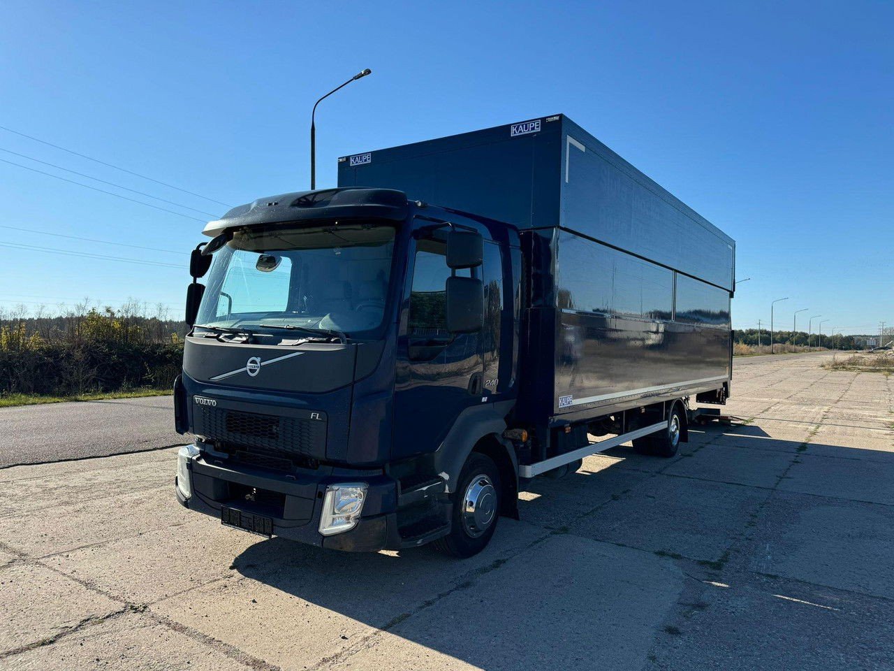 Volvo FL 240 + Lifting BOX (FL 240 )