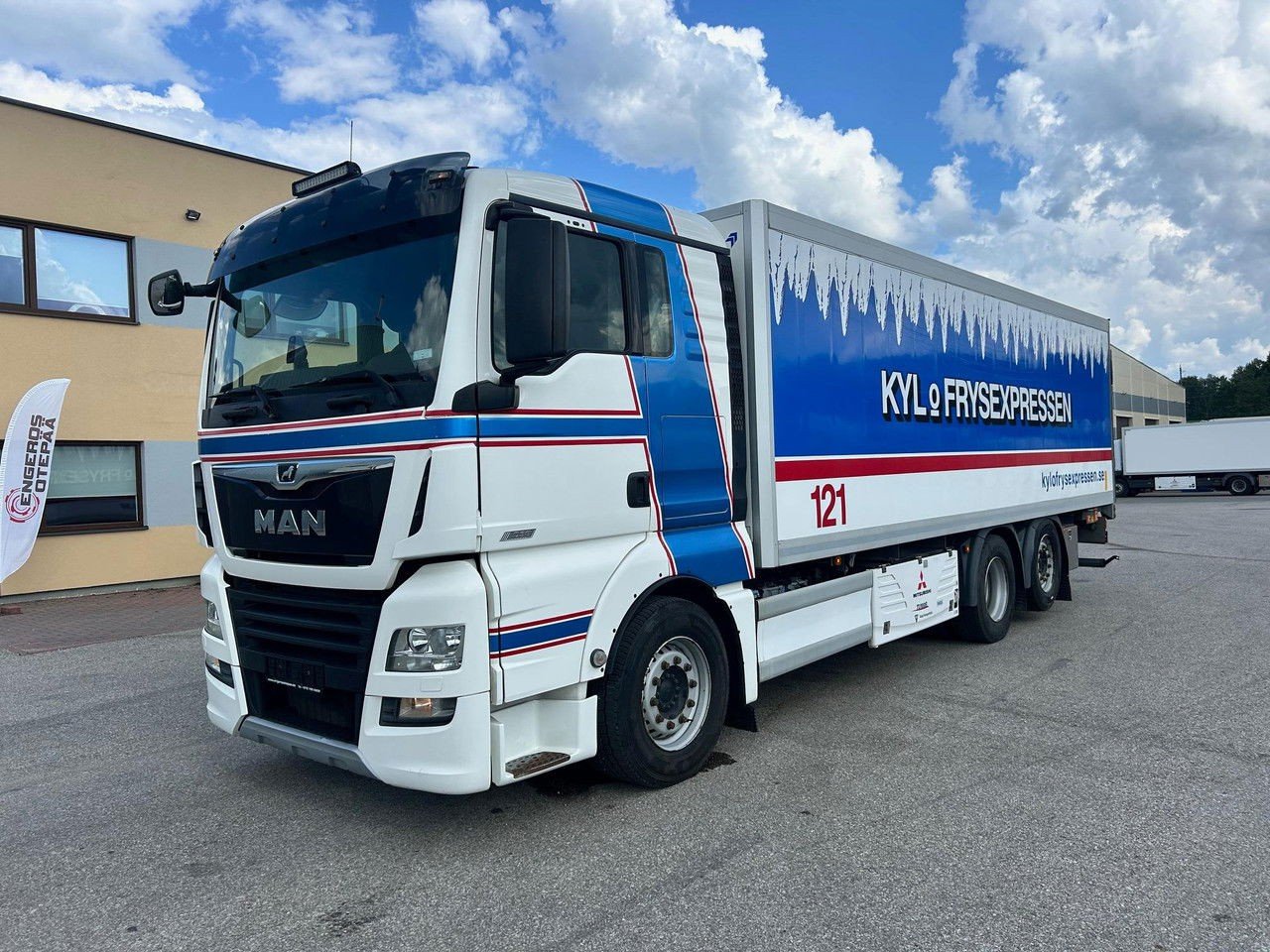 MAN TGX 26.540 Euro6 6X24 + Mitsubishi TU100S (TGX 26.540 )