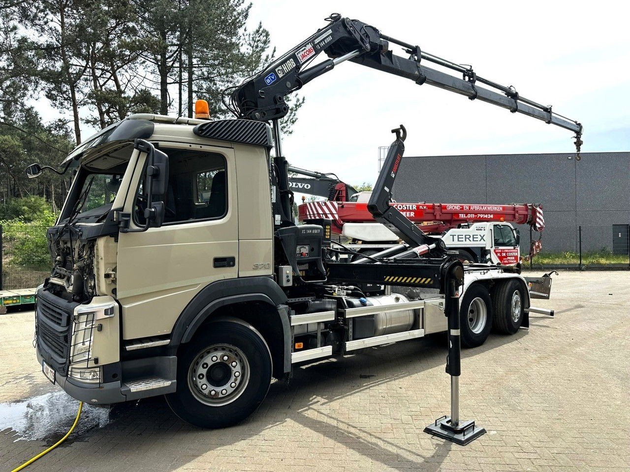 Volvo FM 370 6×2 Hooklift 21T + Crane Hiab 144 E-4 Hiduo – Engine / Gearbox OK – Chassis OK – Running + Driving – BE Truck (FM 370 )