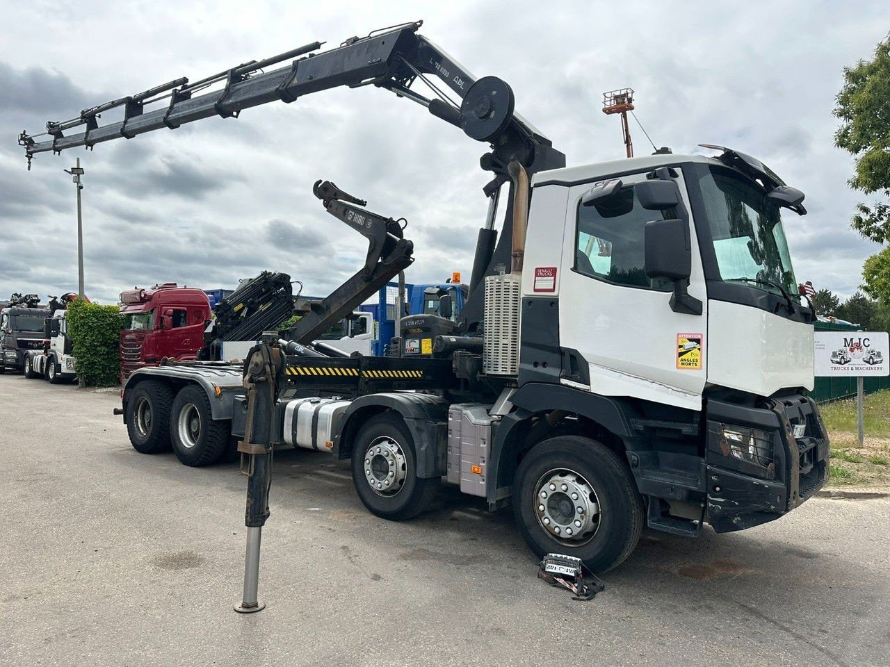 Renault C460 8×4 Hooklift + Crane Hiab 288 E-6 Hiduo – Radio – 5/6 F – Steel Spring / HUB Reduction (C460 )