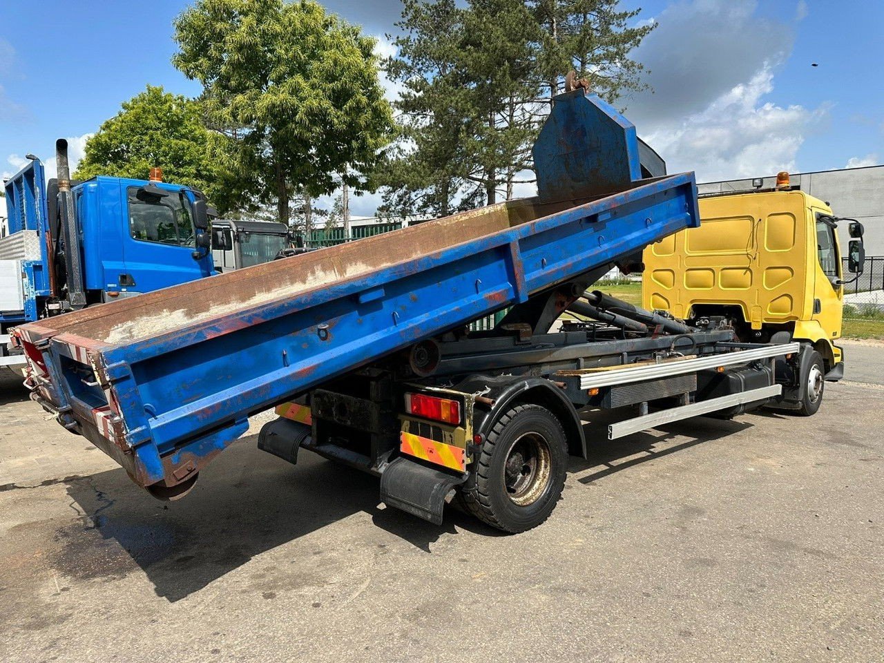 Renault Midlum 220 DCI 4×2 12T – Euro 3 – Hooklift / Abrollkipper / Amplirol / Gancho – 243.000km – AIR Suspension – BE Truck (Midlum 220 )