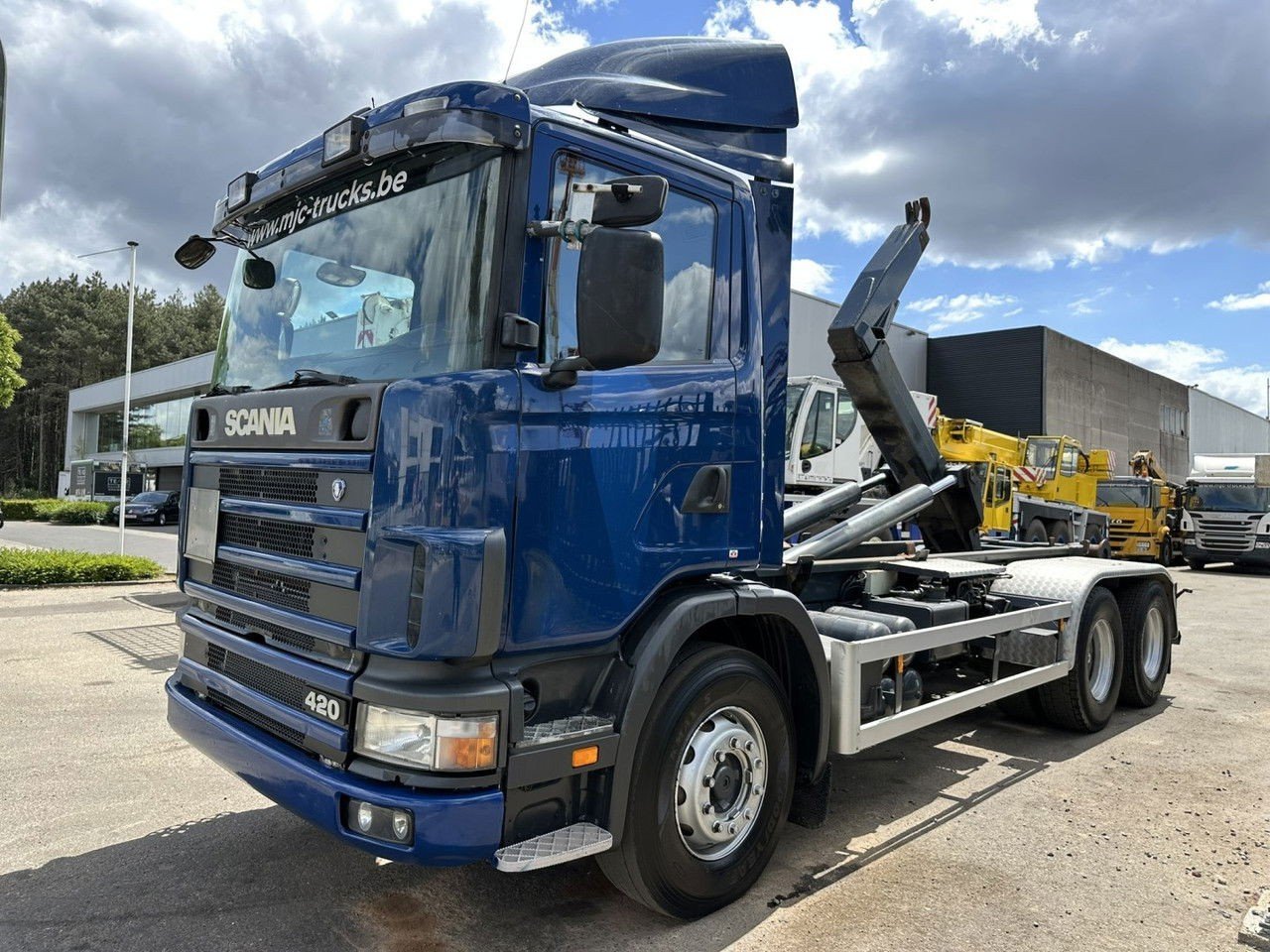 Scania L 124L-420 6×2 Hooklift VDL 20T – Steel Spring / Ballestas / Blatt – Manual – Mechanical Pump – 10 Tires Double Wheels (L )