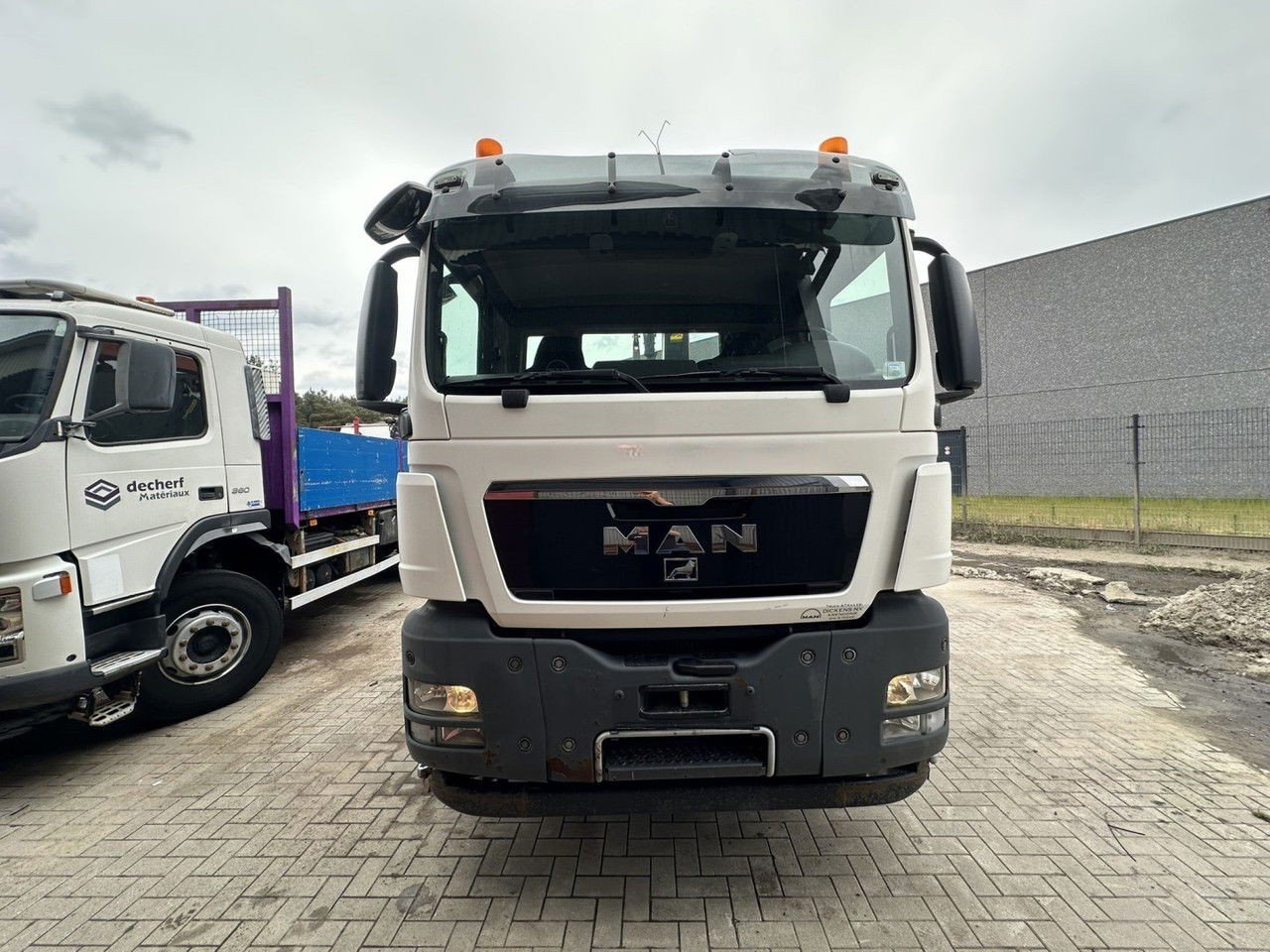 MAN TGS 35.400 8×4 Tridem Hooklift T22 + Crane Palfinger PK 18001 EH + Radio – Euro 5 – Lift/Steering Axle – BE Truck (TGS 35.400 )