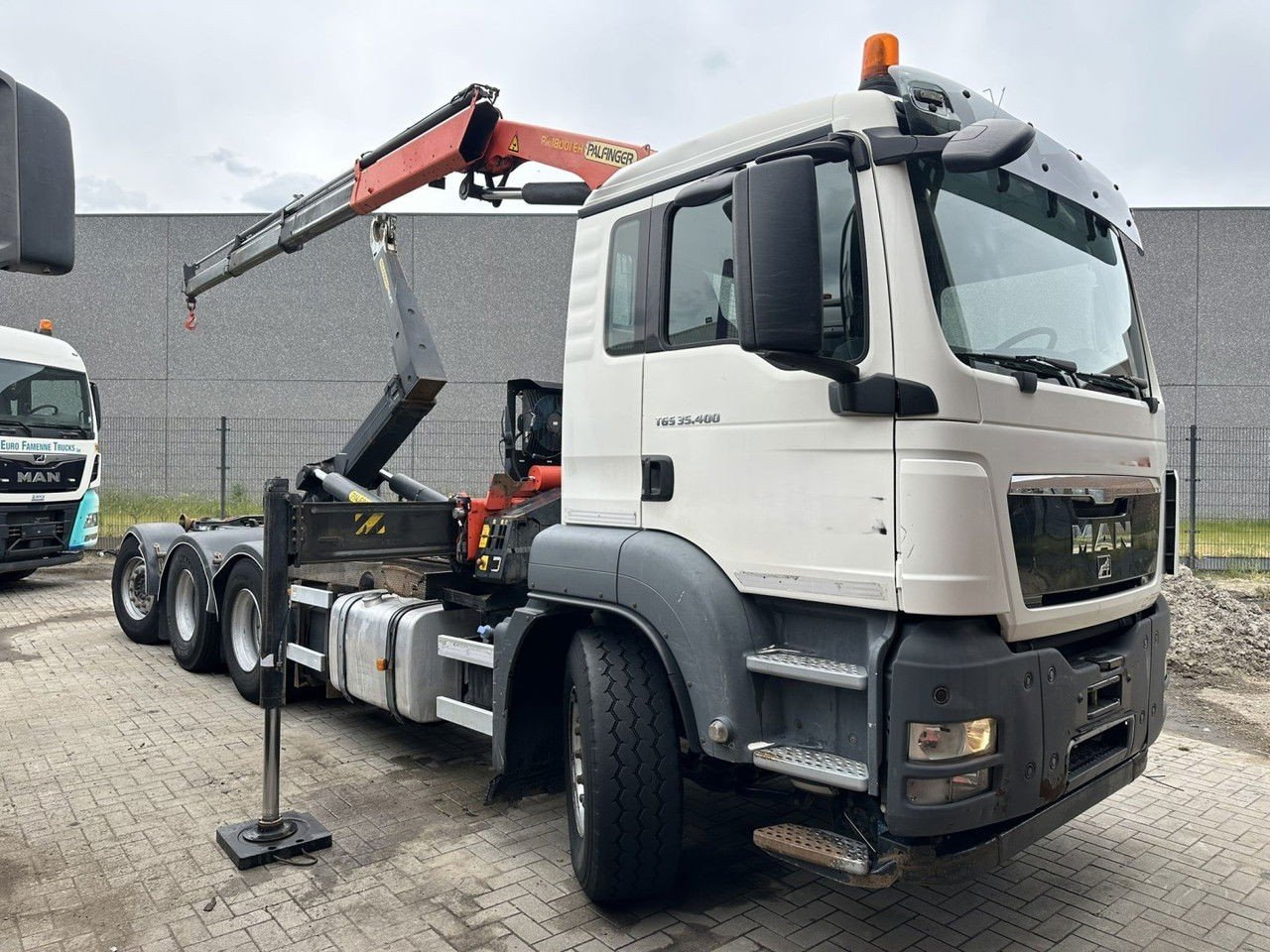MAN TGS 35.400 8×4 Tridem Hooklift T22 + Crane Palfinger PK 18001 EH + Radio – Euro 5 – Lift/Steering Axle – BE Truck (TGS 35.400 )