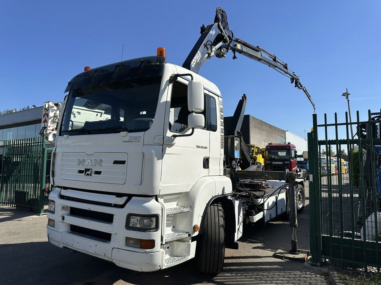 MAN TGA 26.310 6X2 Hooklift + Crane Copma 160.4 + JIB J2 + Winch – Radio – Lift + Steering Axle – Euro 3 – BE (TGA 26.310 )