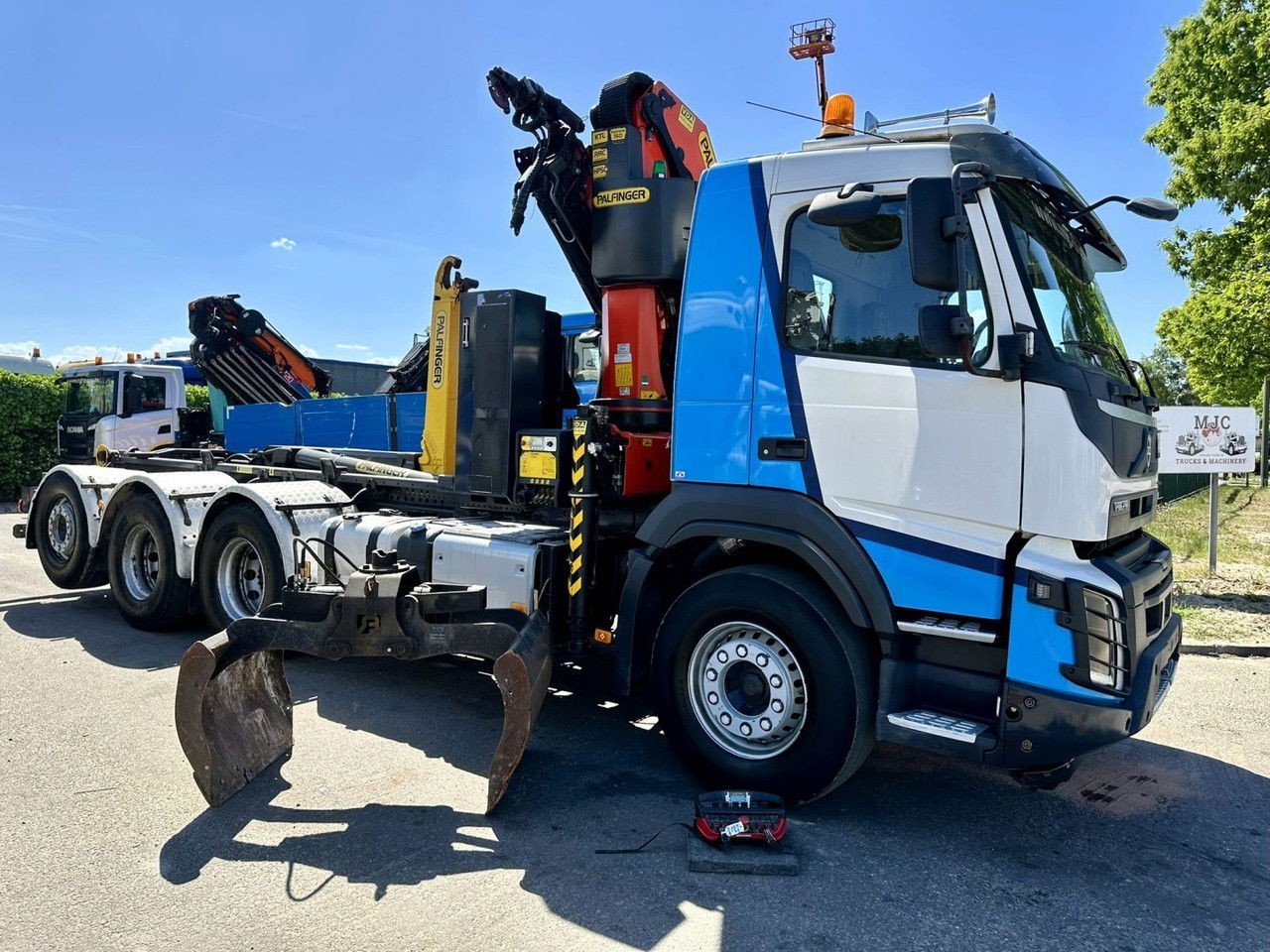Volvo FMX 460 8×4 Tridem Hooklift + Crane PK 23002 SH + Grabber / Rotator – Euro 6 – Lift + Steering Axle – 374.000km – EXT Bumper (FMX 460 )