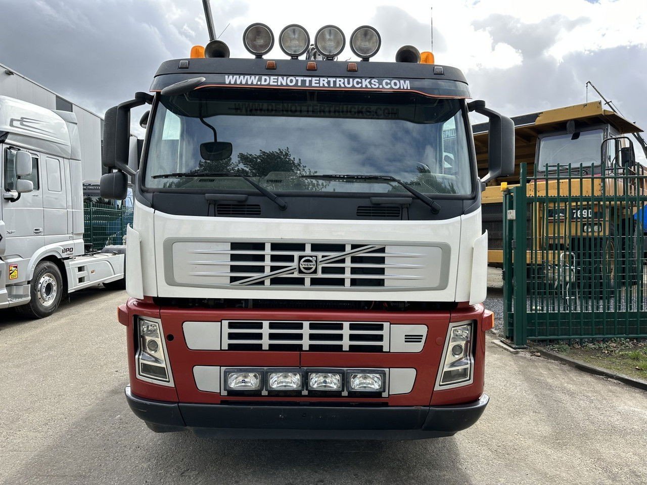 Volvo FM 480 8X2 – Euro 5 – Steering Axle / Lenk Achse + Kennis 14.000R – I Shift (FM 480 )