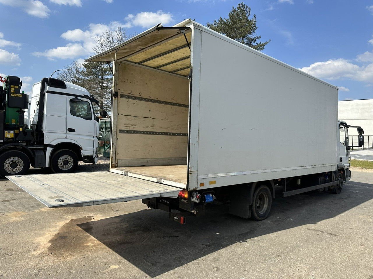 Iveco EuroCargo 80 80E18 Closed BOX 6m00 x 2m49 x 2m37 – Euro 5 – 176.000km – Taillift – Manual – BE Truck (EuroCargo 80 Eurocargo )
