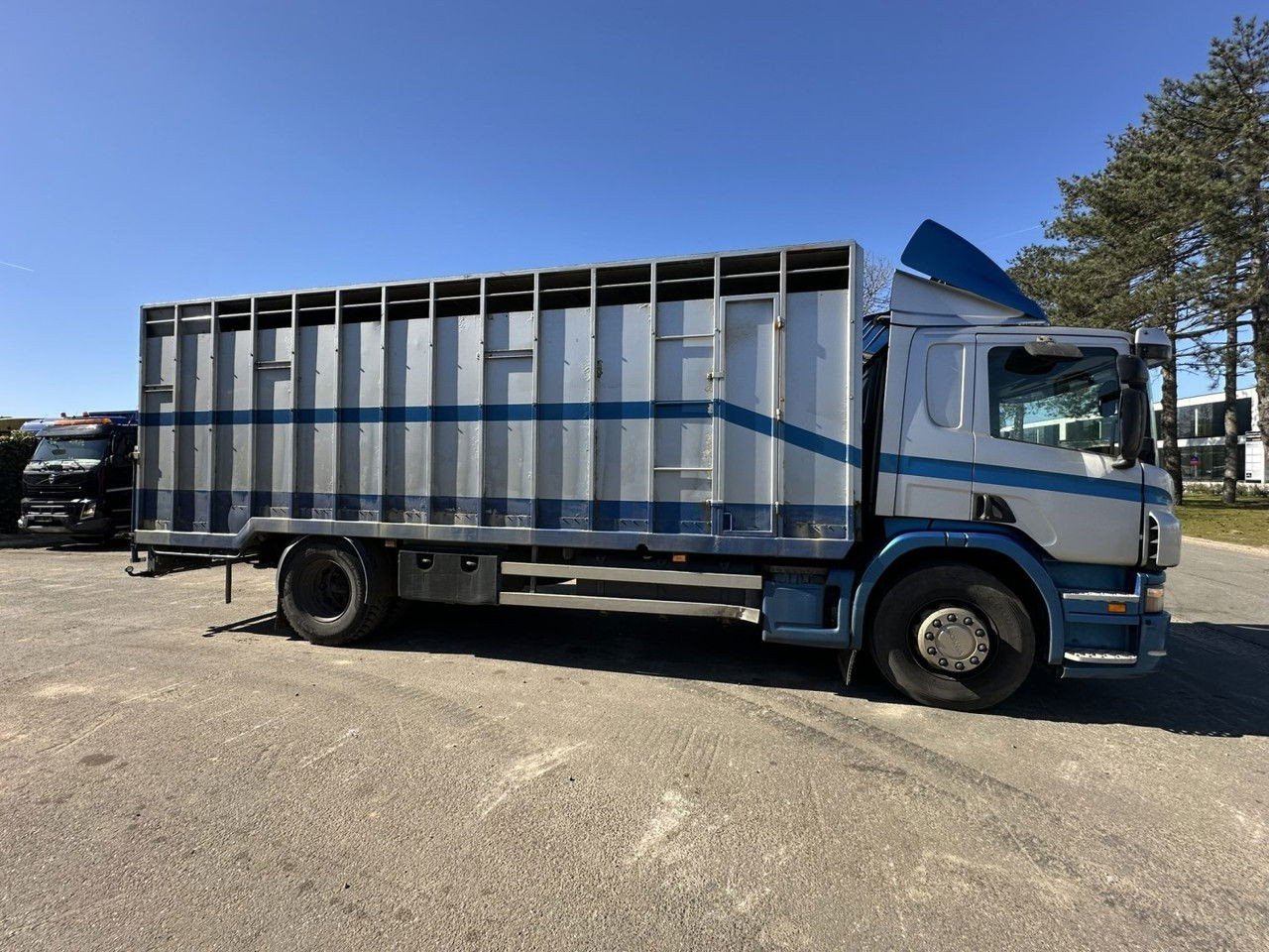 Scania P310 4×2 BOX 7m – Manual – AIR Suspension – A/C – Belgian Truck (P310 )