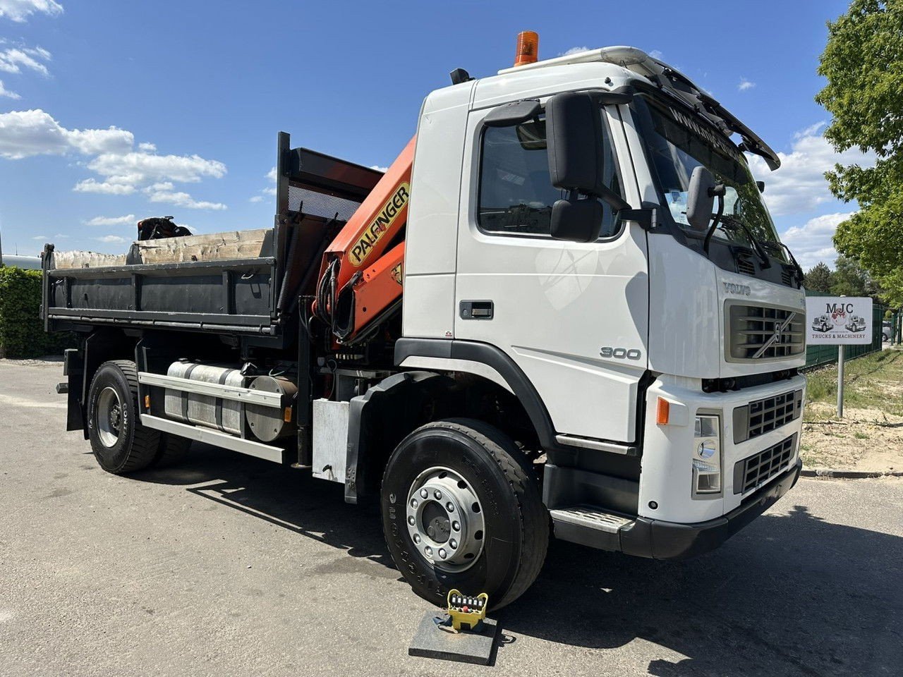 Volvo FM 300 4×4 Tipper + Crane Palfinger PK 12000 – 339.000km – Manual – Steel Spring / BIG Axles – Euro 3 – TÜV 15/10/2025 (FM 300 )