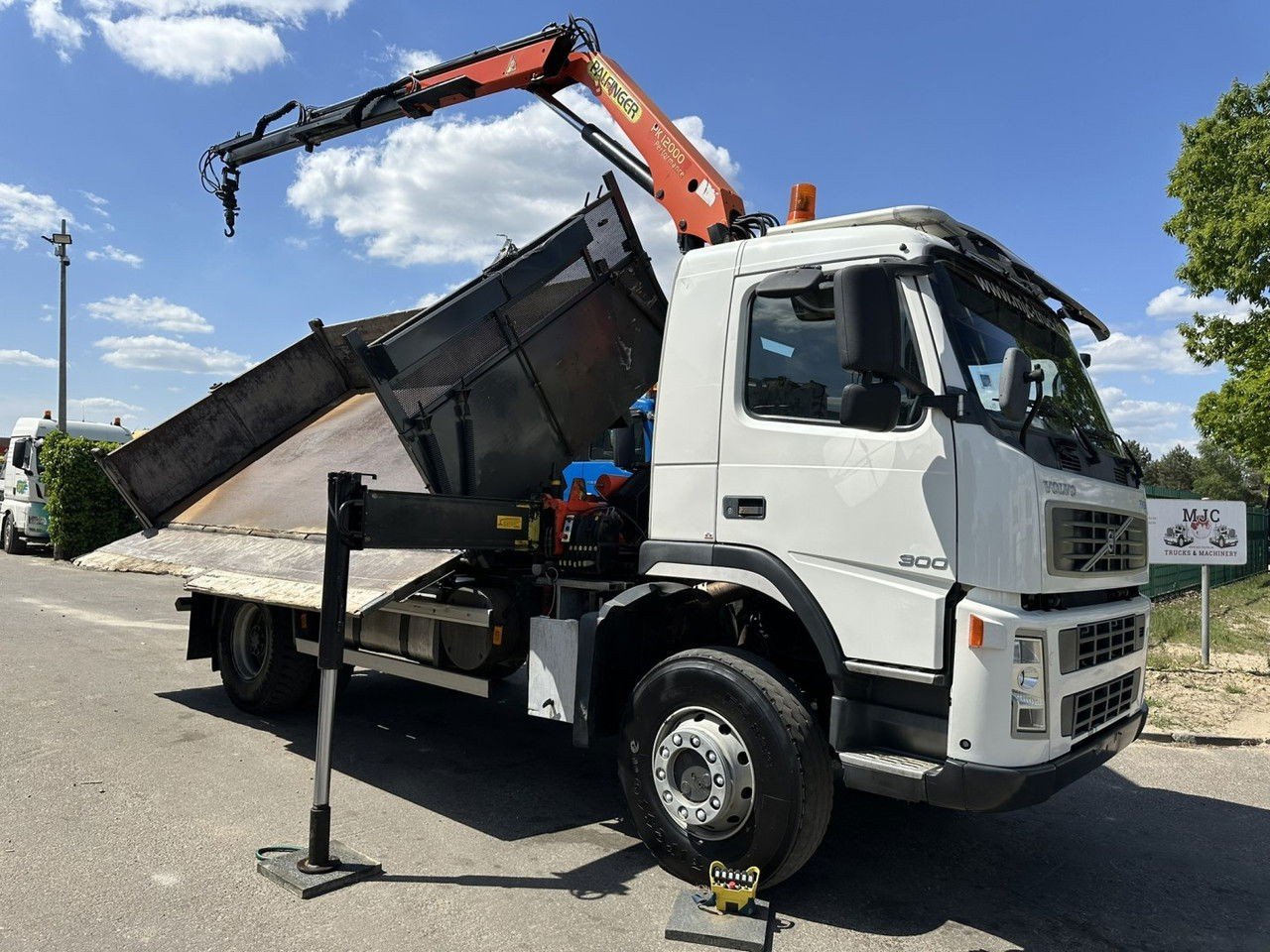 Volvo FM 300 4×4 Tipper + Crane Palfinger PK 12000 – 339.000km – Manual – Steel Spring / BIG Axles – Euro 3 – TÜV 15/10/2025 (FM 300 )